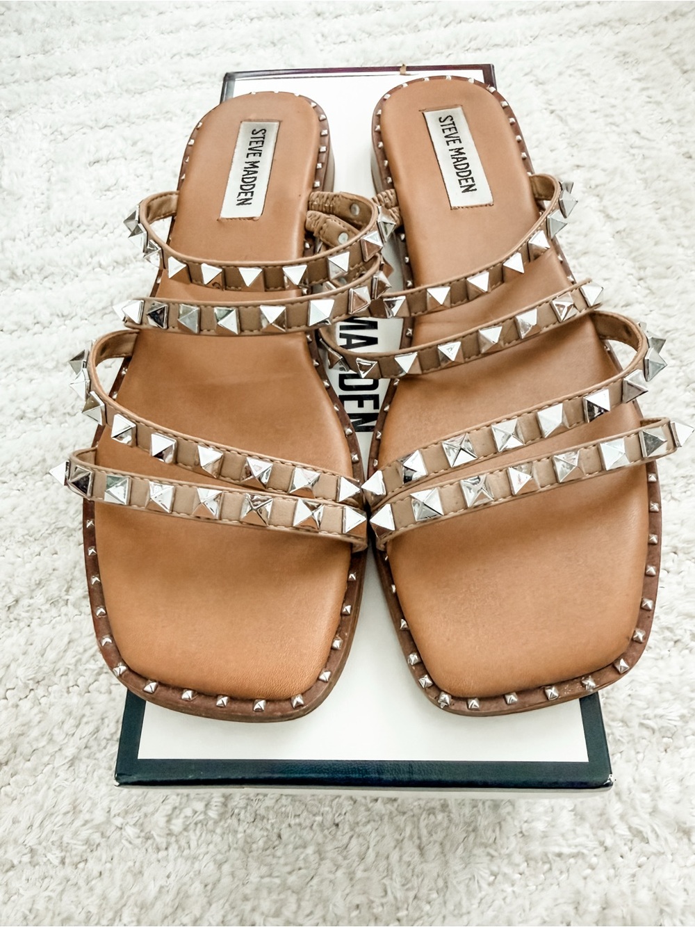 Steve Madden Skyler Silver Stud Sandals - Women’s Size 8 - Picture 2 of 5